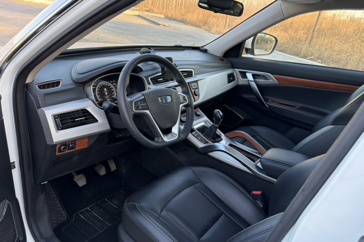 吉利汽车 博越 2016款 2.0L 手动智联型中控内饰7008