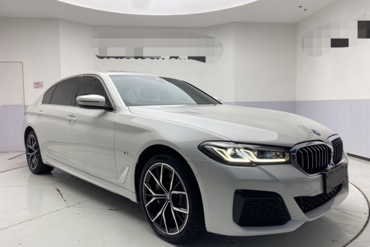 宝马5系 2022款 改款三 530Li 尊享型 M运动套装车身外观6001