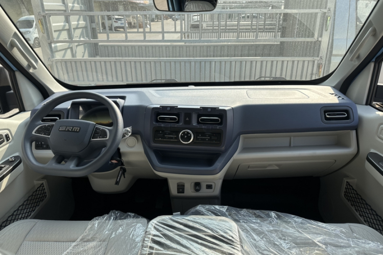 SRM鑫源新能源E3L 2025款 宁德53.58Kwh 365KM 实用型客车中控内饰7001