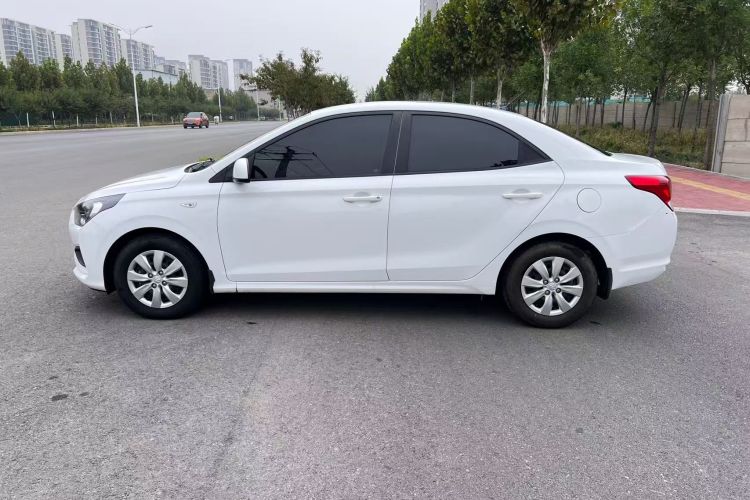 现代 瑞纳 2020款 1.4L 手动GL焕新版车身外观6003