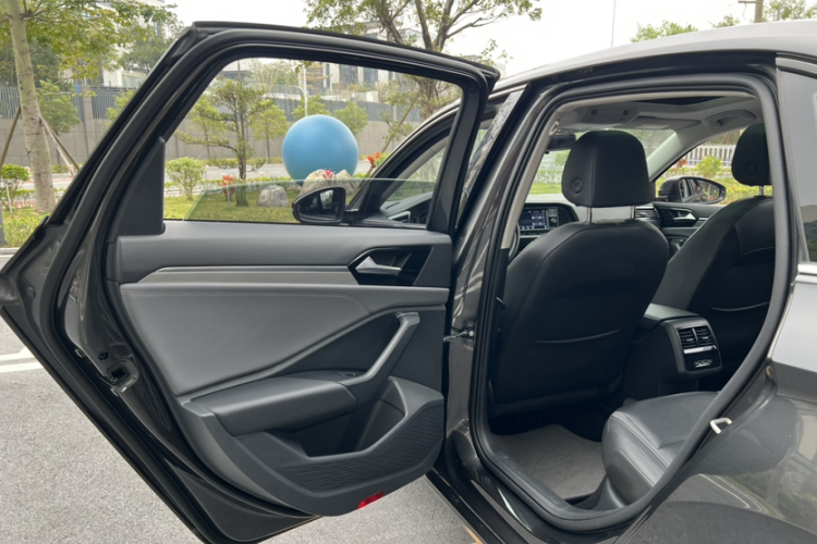 大众 速腾 2019款 280TSI DSG舒适型 国VI中控内饰7002