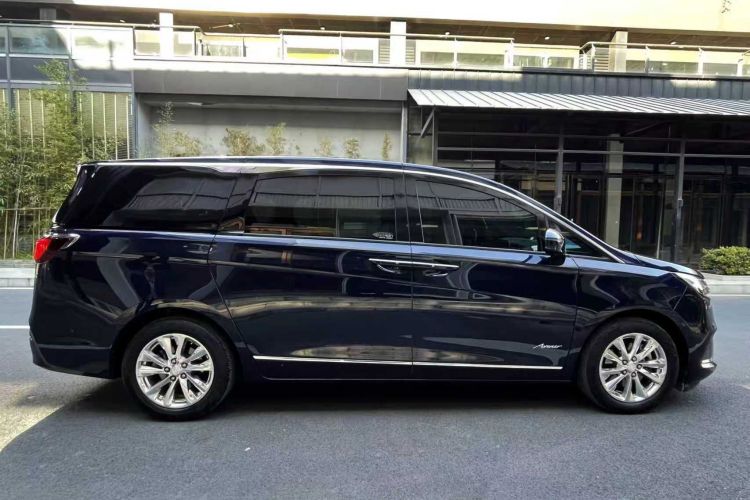 别克GL8 2020款 Avenir艾维亚 四座尊礼版车身外观6004