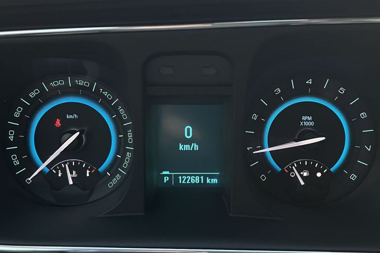 别克GL8 2014款 2.4L LT豪华商务行政版中控内饰15