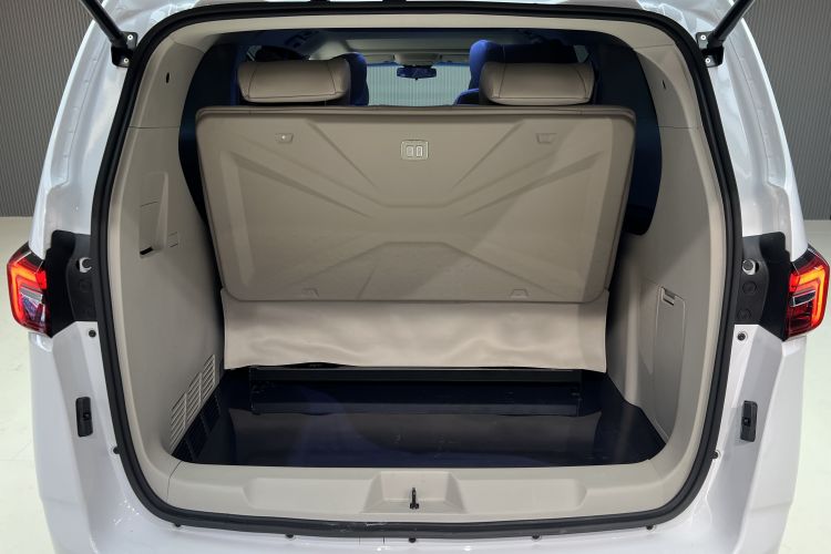 别克GL8 2023款 陆上公务舱 舒适型中控内饰7010