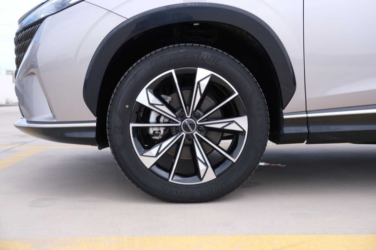 荣威RX5新能源 2023款 eRX5 超混优越版车身外观6009