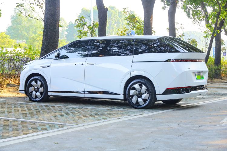 小鹏X9 2024款 702超长续航Pro车身外观6002