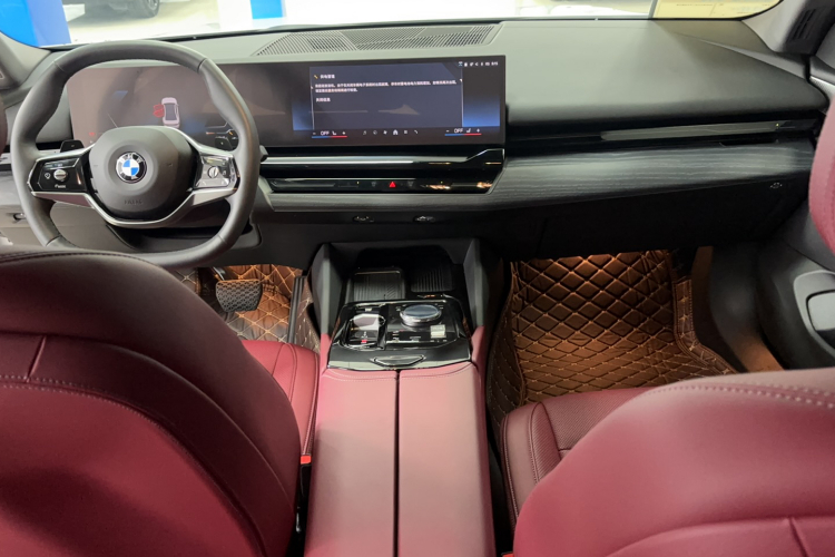 宝马5系 2024款 525Li 豪华套装中控内饰7004