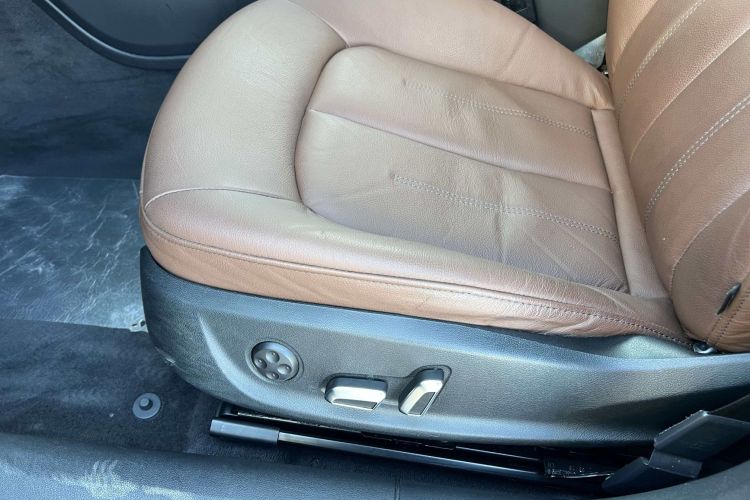 奥迪A6L 2018款 30周年年型 35 TFSI 时尚型局部细节19