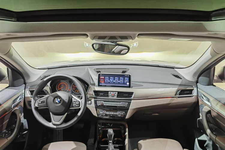 宝马X1 2018款 sDrive18Li 尊享型中控内饰7003