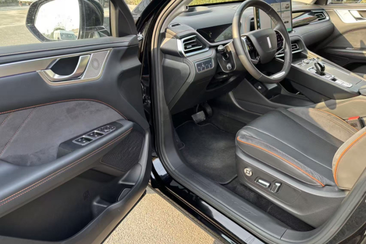 魏牌 玛奇朵DHT-PHEV 2021款 1.5L 大师版局部细节19