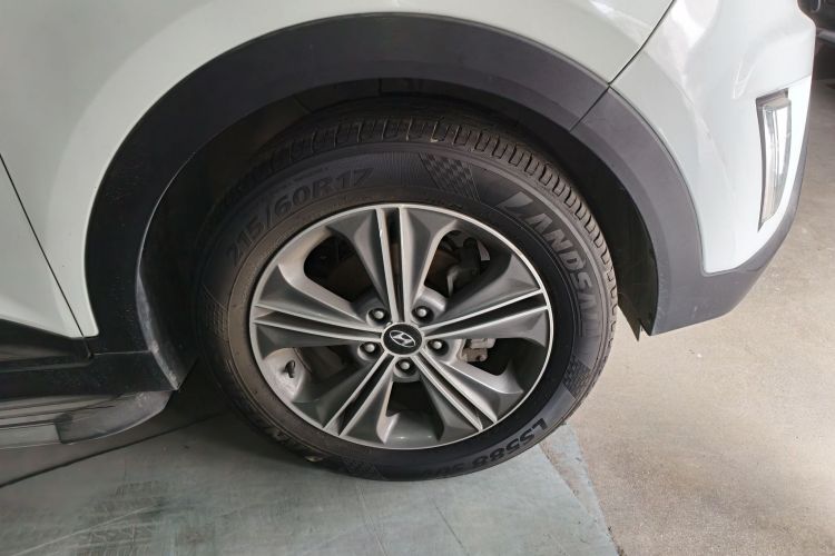 北京现代ix25 2015款 1.6L 自动两驱智能型GLS车身外观6005