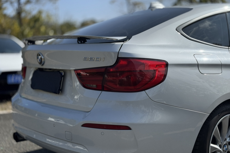 宝马3系GT 2018款 320i 时尚型车身外观6003