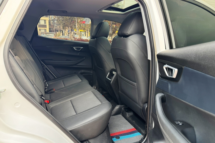 奇瑞 瑞虎5x 2024款 1.5L CVT新锐版中控内饰7002