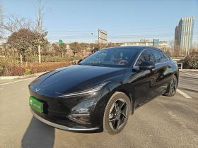 五菱汽车 五菱星光 2025款 610km 智能旗舰型