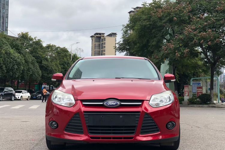 福特 福克斯 2012款 两厢 1.6L 自动舒适型车身外观6001