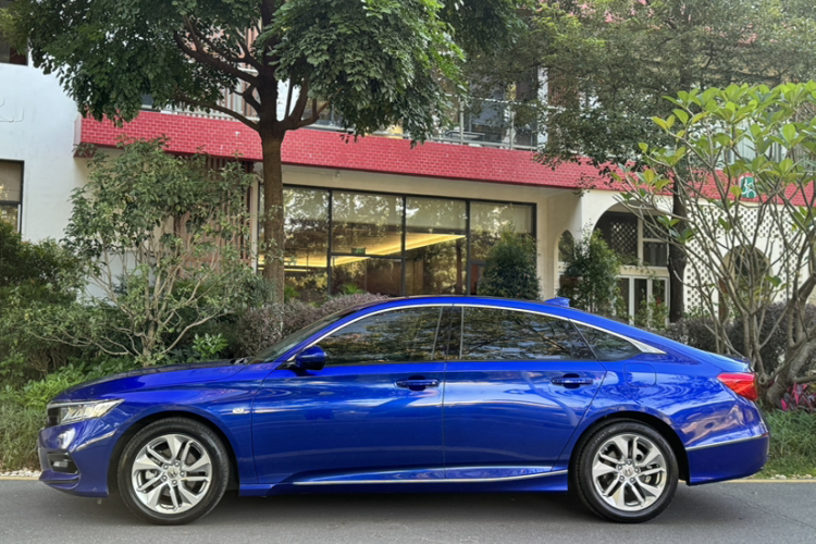 本田 雅阁 2018款 230TURBO 舒适版 国V车身外观6001