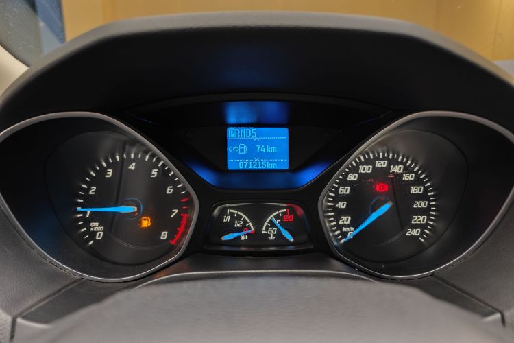 福特 福克斯 2015款 两厢 1.6L 自动风尚型中控内饰15