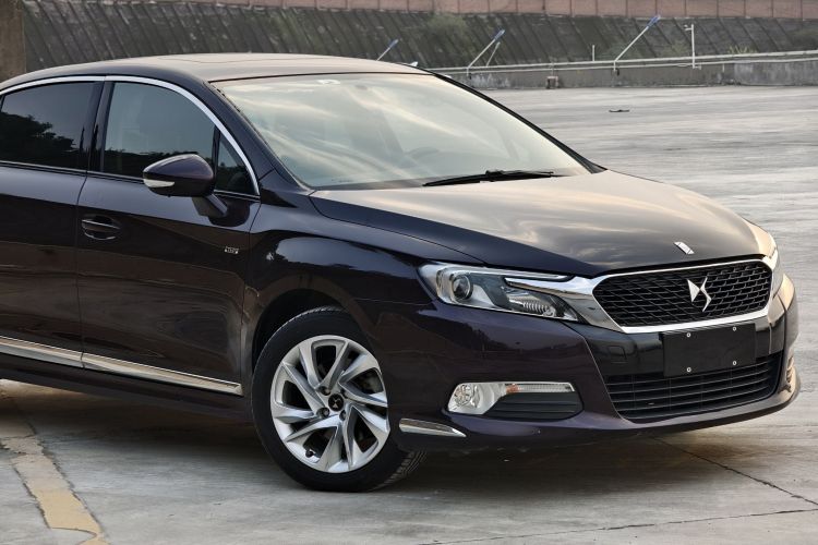 DS 5LS 2016款 1.6T 风尚版THP160车身外观6004