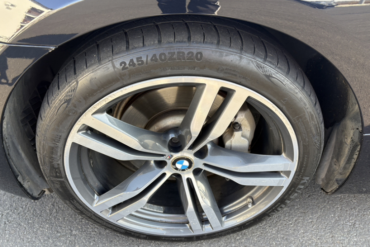 宝马6系GT 2019款 630i M运动大旅行家版车身外观6006