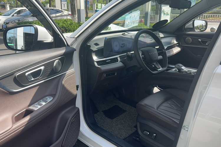 奇瑞 瑞虎8 PLUS 2024款 冠军版 390TGDI DCT豪迈版 5座中控内饰7002