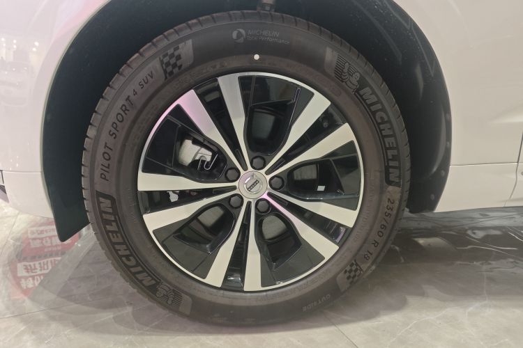沃尔沃XC60 2024款 B5 四驱智逸豪华版车身外观6006