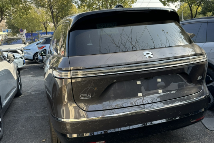 蔚来ES8 2026款 六座行政签名版车身外观6004