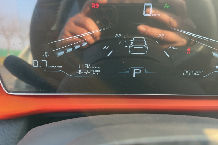 吉利汽车 2022款 缤瑞COOL 1.5T DCT风驰版中控内饰15