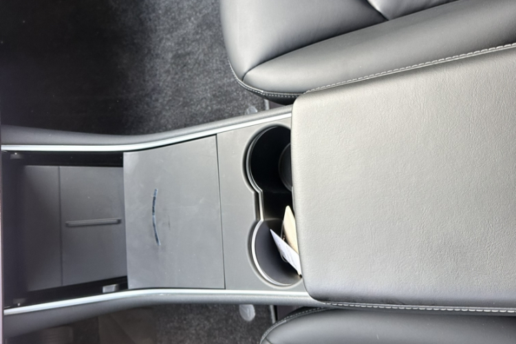 特斯拉 Model 3 2020款 标准续航后驱升级版中控内饰7007