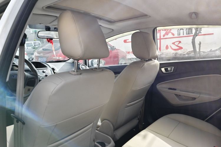 福特 嘉年华 2013款 三厢 1.5L 自动品尚型中控内饰7003