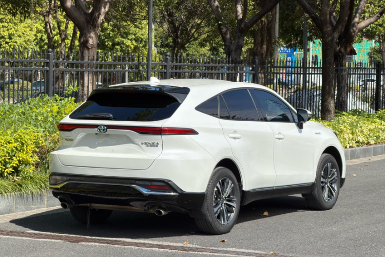 丰田 威飒 2022款 双擎 2.5L CVT两驱豪华版车身外观6005