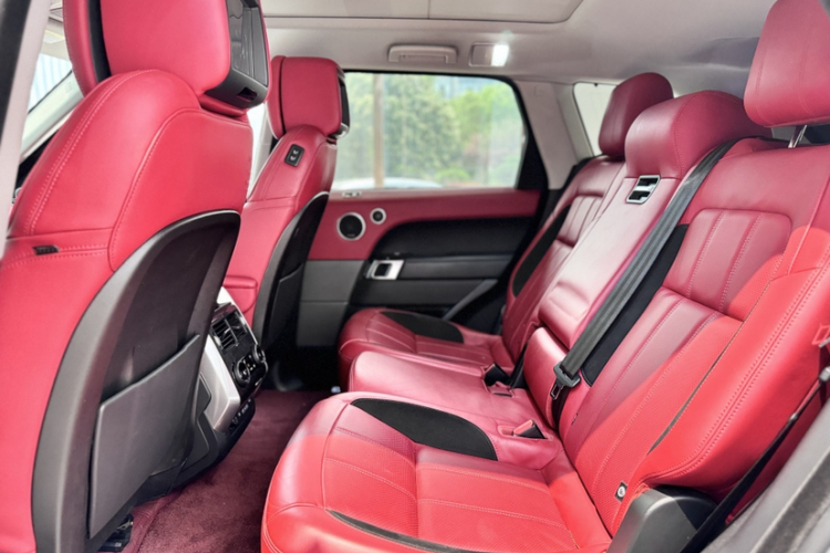 路虎 揽胜运动版 2021款 3.0 L6 耀黑版中控内饰7008