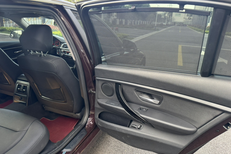 宝马3系 2017款 320Li 时尚型中控内饰7008