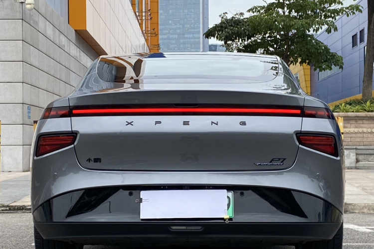 小鹏P7 2020款 670E车身外观6003