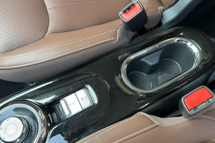 五菱汽车 五菱缤果 2023款 333km 灵犀互联+款中控内饰7007