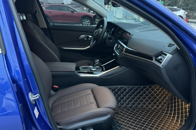 宝马3系 2020款 320Li M运动套装中控内饰7001