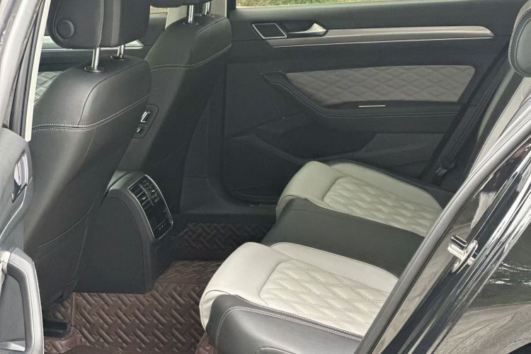 大众 迈腾 2023款 200万辆纪念版 330TSI DSG领先型中控内饰7004