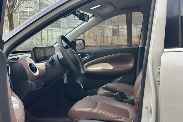 五菱汽车 五菱缤果 2023款 203km 轻享款中控内饰7006