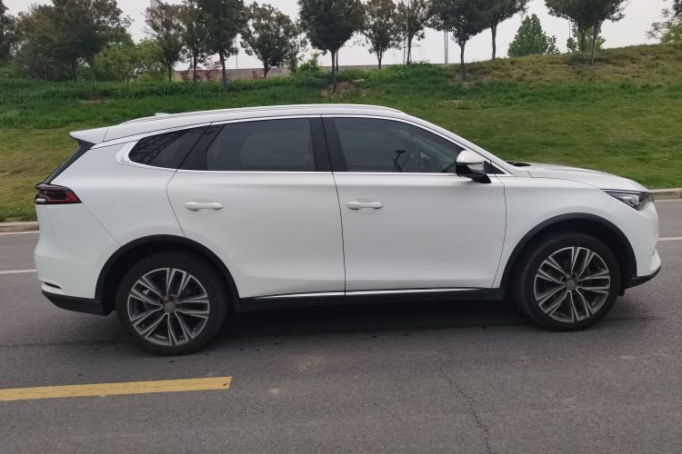 比亚迪 唐 2018款 2.0T 自动智联尊荣型 7座 国V车身外观6013