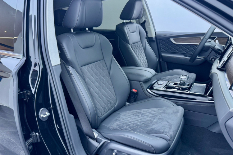 红旗HS7 2022款 3.0T 自动四驱智联旗享版 五座局部细节41