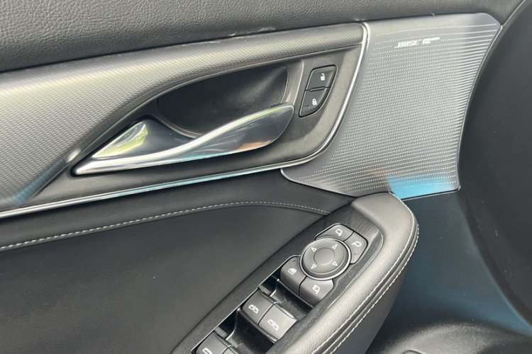 凯迪拉克CT5 2020款 改款 28T 豪华型中控内饰7006