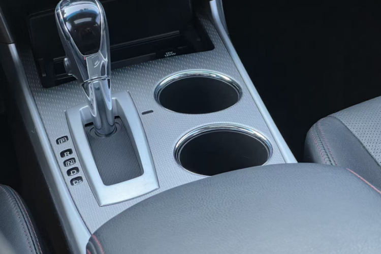 日产 天籁 2016款 改款 2.0L XL舒适版中控内饰7014