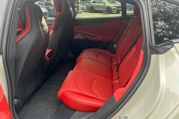 小米汽车 小米SU7 2024款 四驱超长续航高阶智驾Max版中控内饰7003