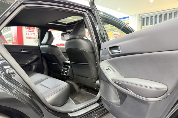 丰田 亚洲龙 2024款 2.0L 进取版中控内饰7011