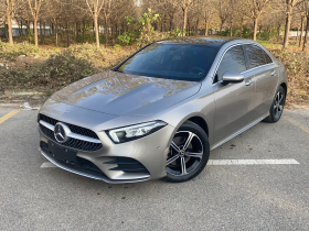 奔驰A级 2022款 改款二 A 200 L 运动轿车时尚型