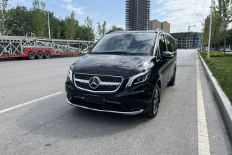 奔驰 威霆 2021款 2.0T 商务版 7座