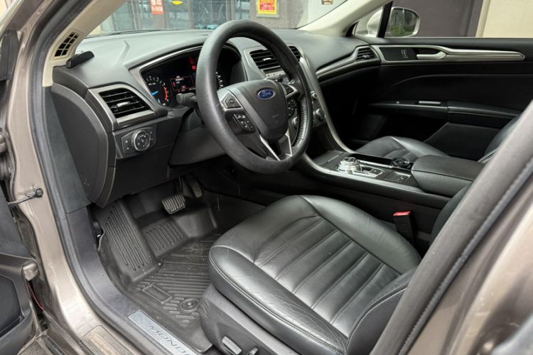 福特 蒙迪欧 2017款 EcoBoost 200 时尚型中控内饰7002