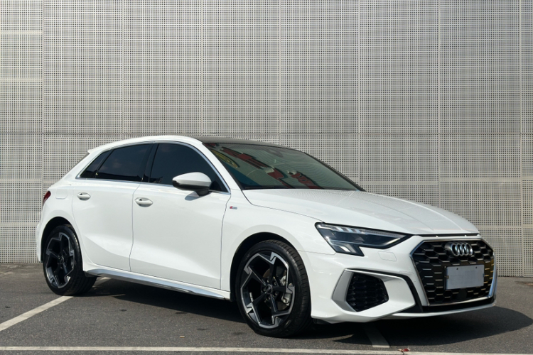 奥迪A3 2024款 Sportback 35 TFSI 豪华运动型车身外观6005