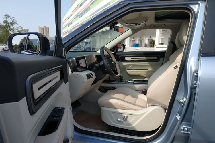 吉利汽车 吉利icon 2023款 1.5TD 巧克力醇巧版中控内饰7004