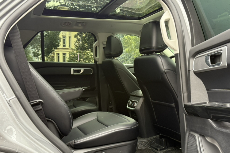 福特 探险者 2024款 2.3T EcoBoost 后驱风尚版 6座中控内饰7009