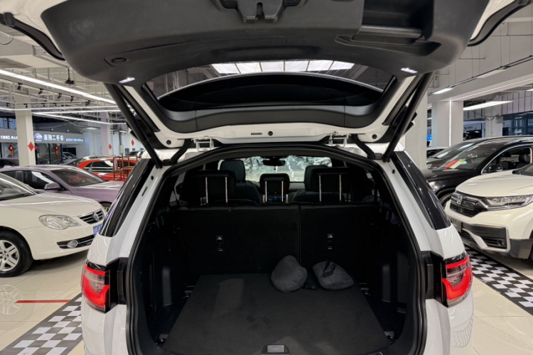 路虎 发现运动版 2022款 249PS 大都会版 5座车身外观6007